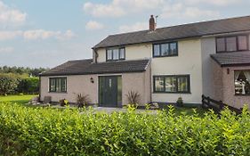 26 Hycemoor Way
